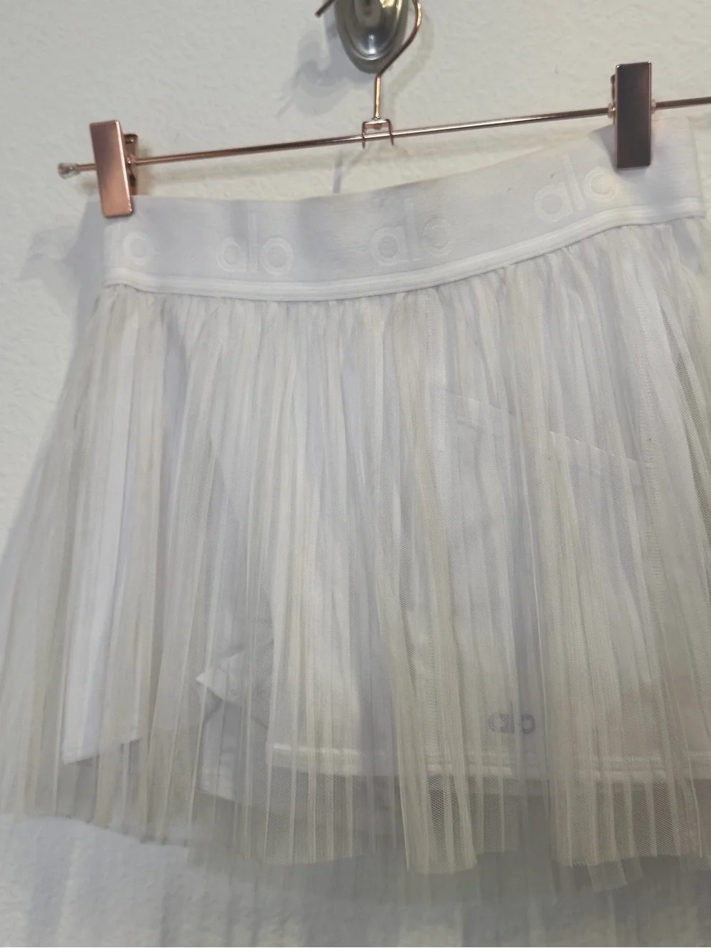 ALO Yoga White Pleated Tulle Mini Skirt